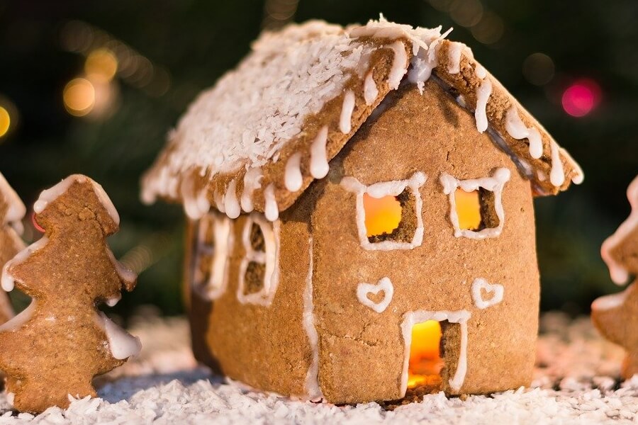 House buily using non standard construction methods