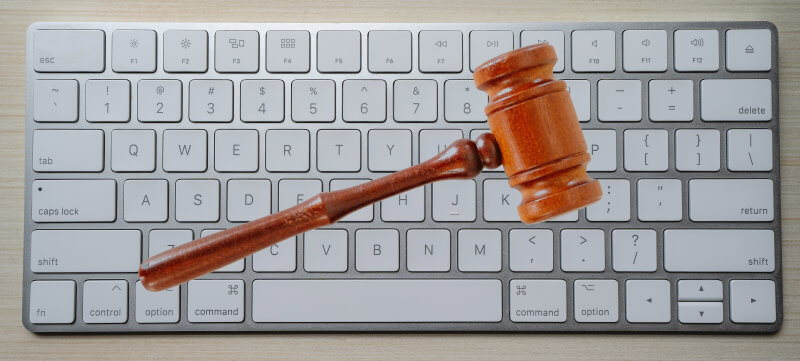 Bidding at modern auction