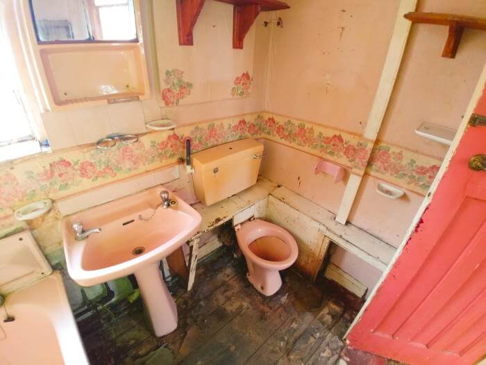 Selling a dilapidated basement flat