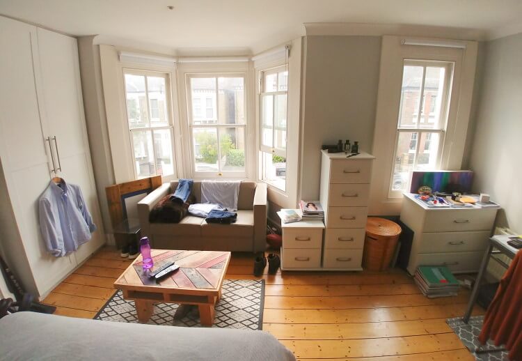Sell a top floor studio flat