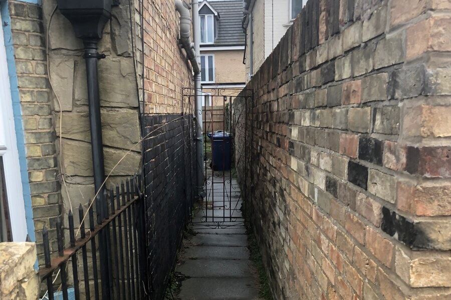 Selling property with right of way