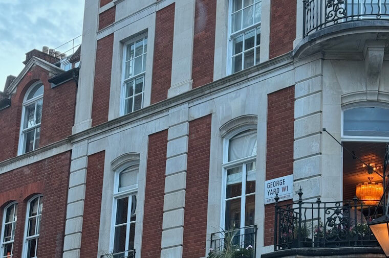 Selling flat in Mayfair